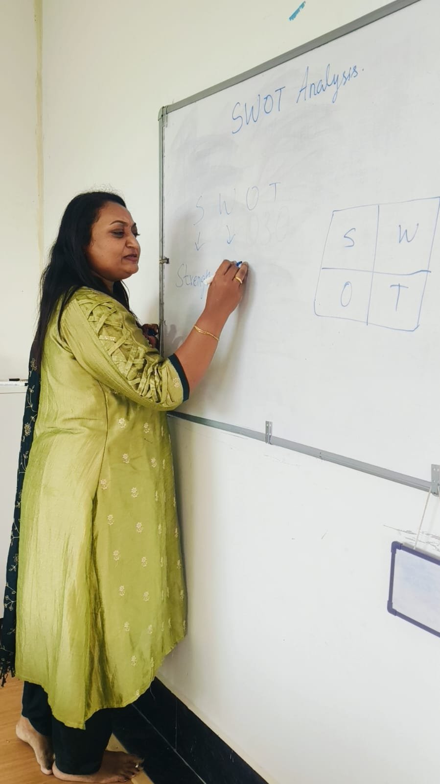 Spoken English training at Shreya Institute